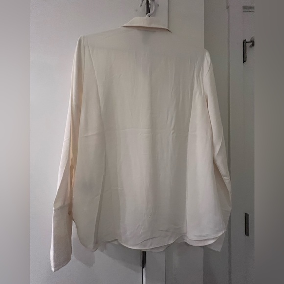 H&M Soft Blouse - Picture 2 of 3
